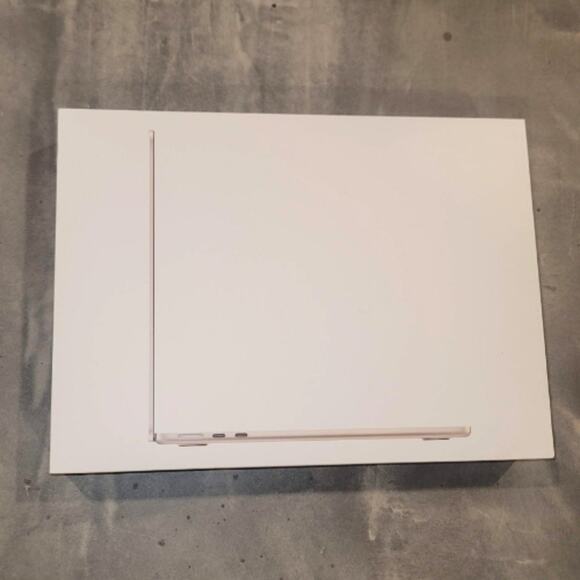 Apple 13.6 inch apple macbook air with apple m2 chip 2022 256GB SSD - Picture 1 of 2